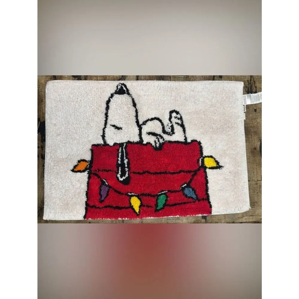 Peanuts Snoopy Christmas Bath Rug Doghouse Lights Holiday Bathroom Mat 30 x 20
